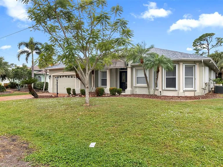 281 Hallcrest Ter — Photo 3