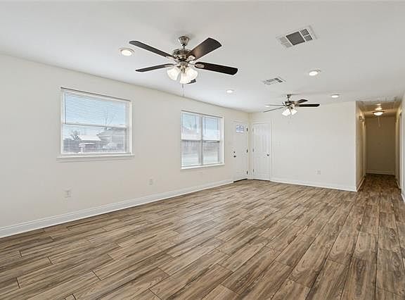 3rd image of 3004 Bartolo St