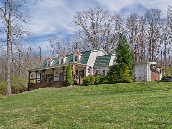 5th image of 1022 River Bend Rd