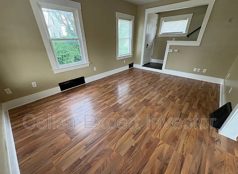 446 Lexington Ave — Photo 2
