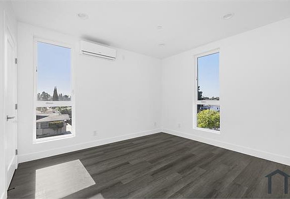 2nd image of 3987 Dalton Ave #2