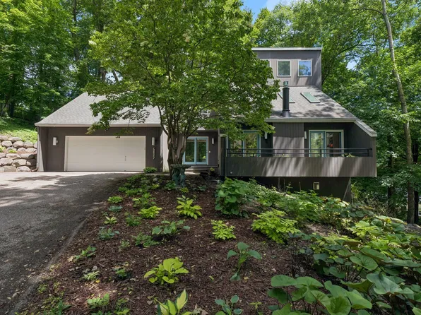 4827 Lamplighters Ln, Minnetonka, MN 55345