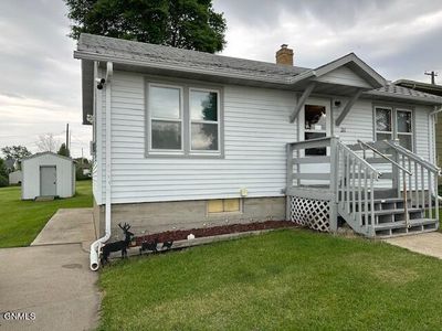 211 S 6th St, New Salem, ND, 58563