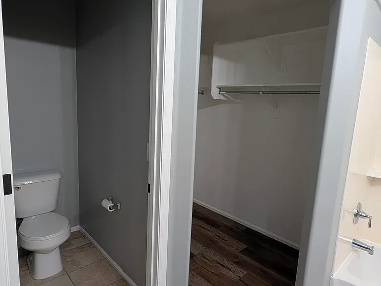 1377 E Pryor Rd — Photo 10