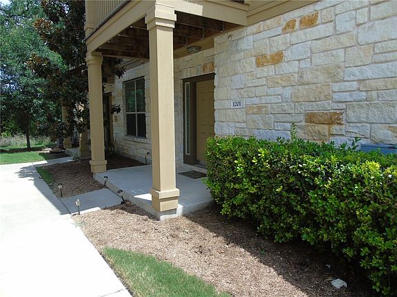 2nd image of 1310 Parmer Ln #12C