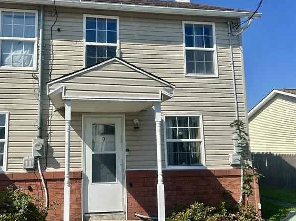 9 3rd St, Kelayres, PA 18231