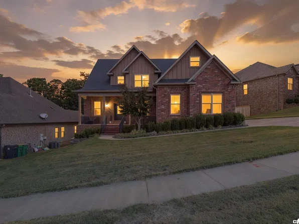 6 Commentry Dr, Little Rock, AR 72223