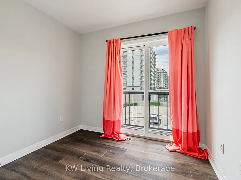 70 Plains Rd E #18 — Photo 34