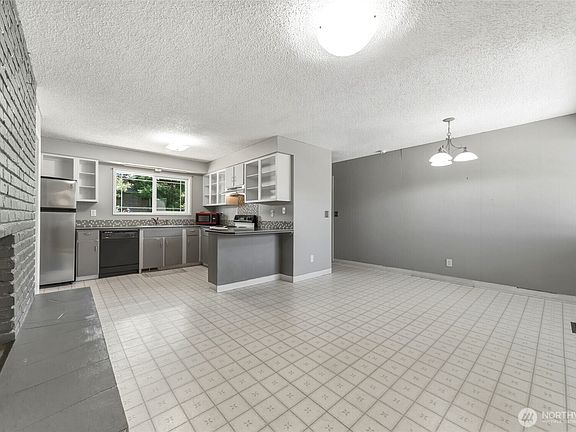 3rd image of 39 Sheridan Road
