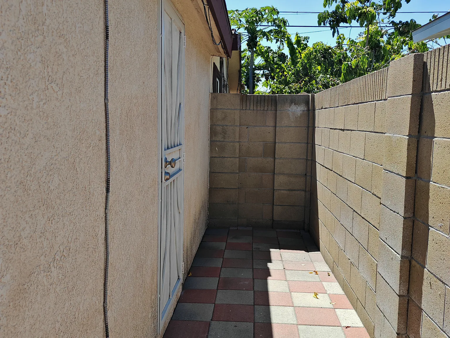 4 bed, $1,200 — Photo 4