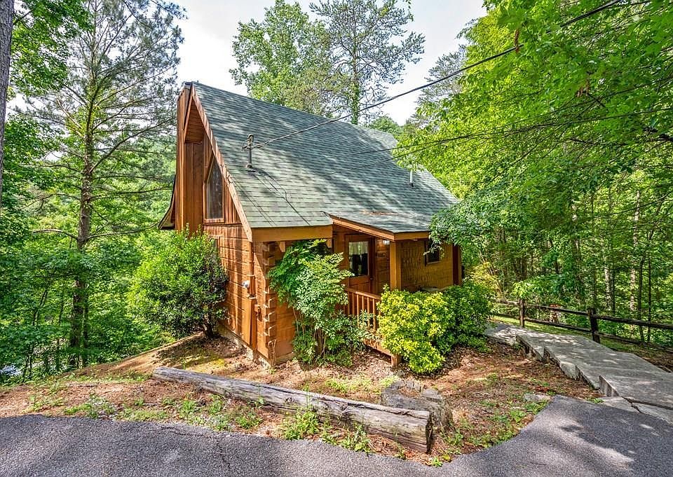 1st image of 2910 Lightfoot Way