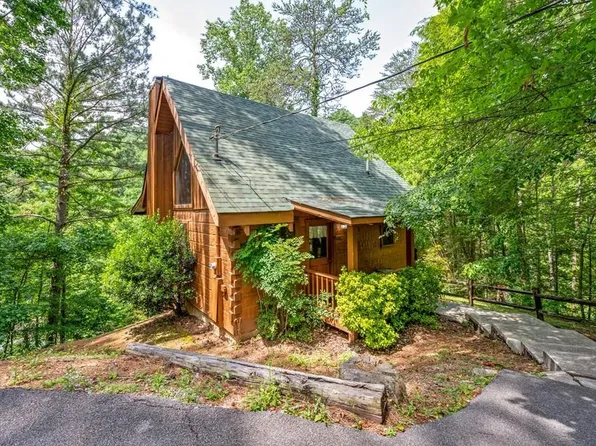 2910 Lightfoot Way, Sevierville, TN 37862