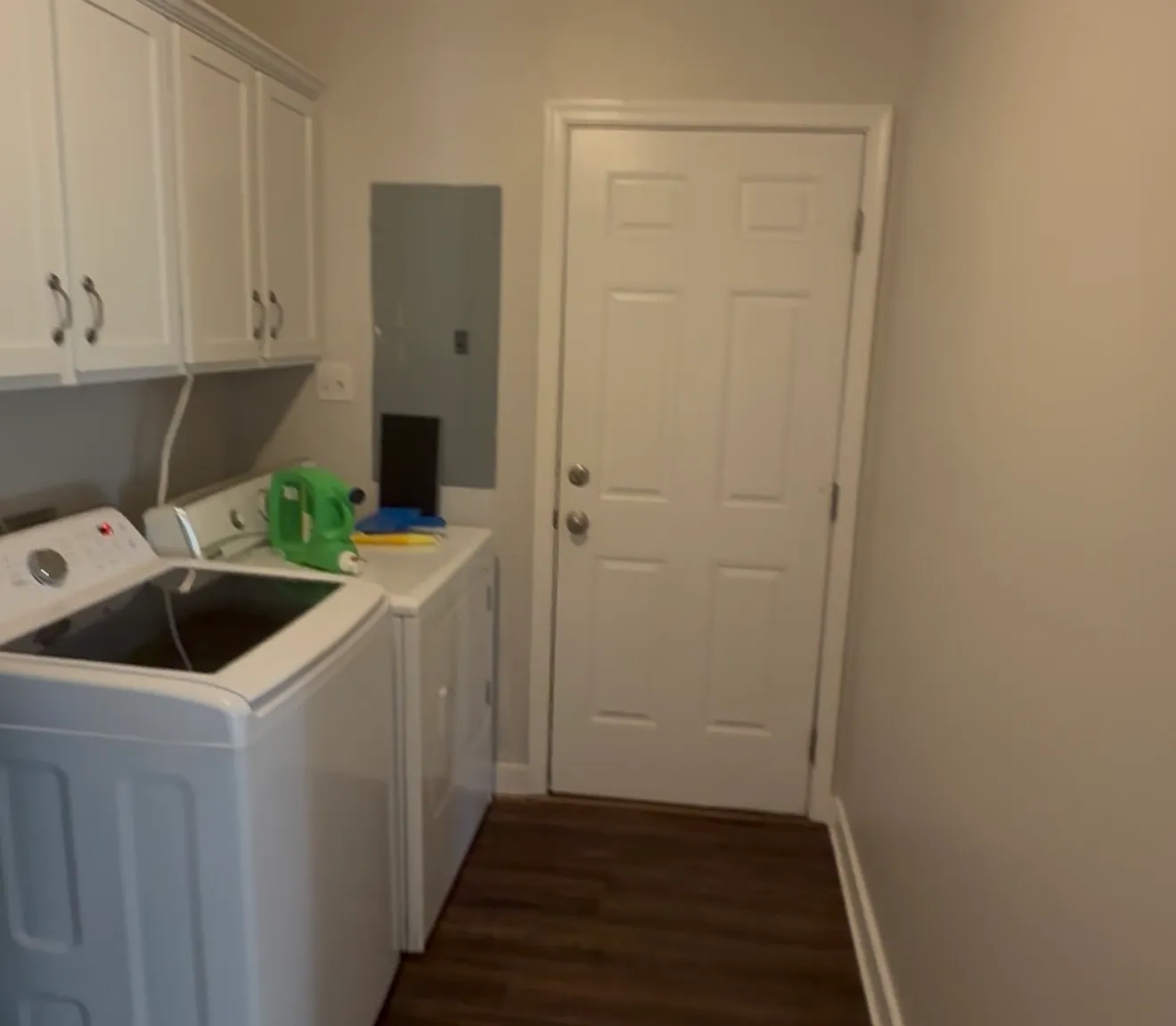 3 bed, 1056 sqft, $2,200 — Photo 4