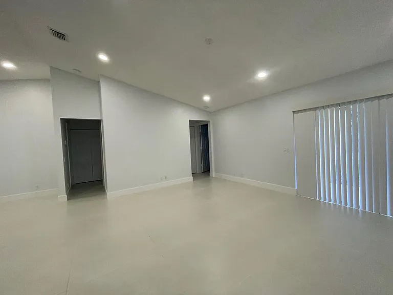 1630 Zenith Way #1630 — Photo 33