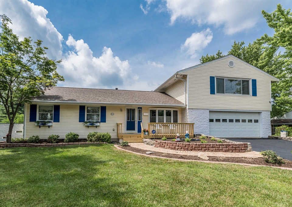 1st image of 4064 Larchview Dr