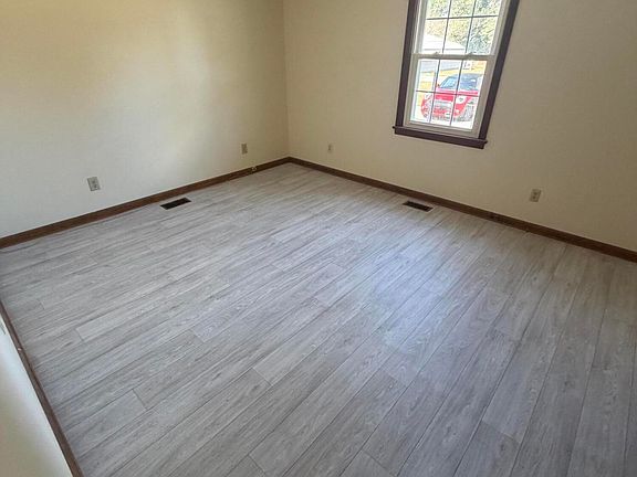 5th image of 3145 Lakewood Drive # 3155