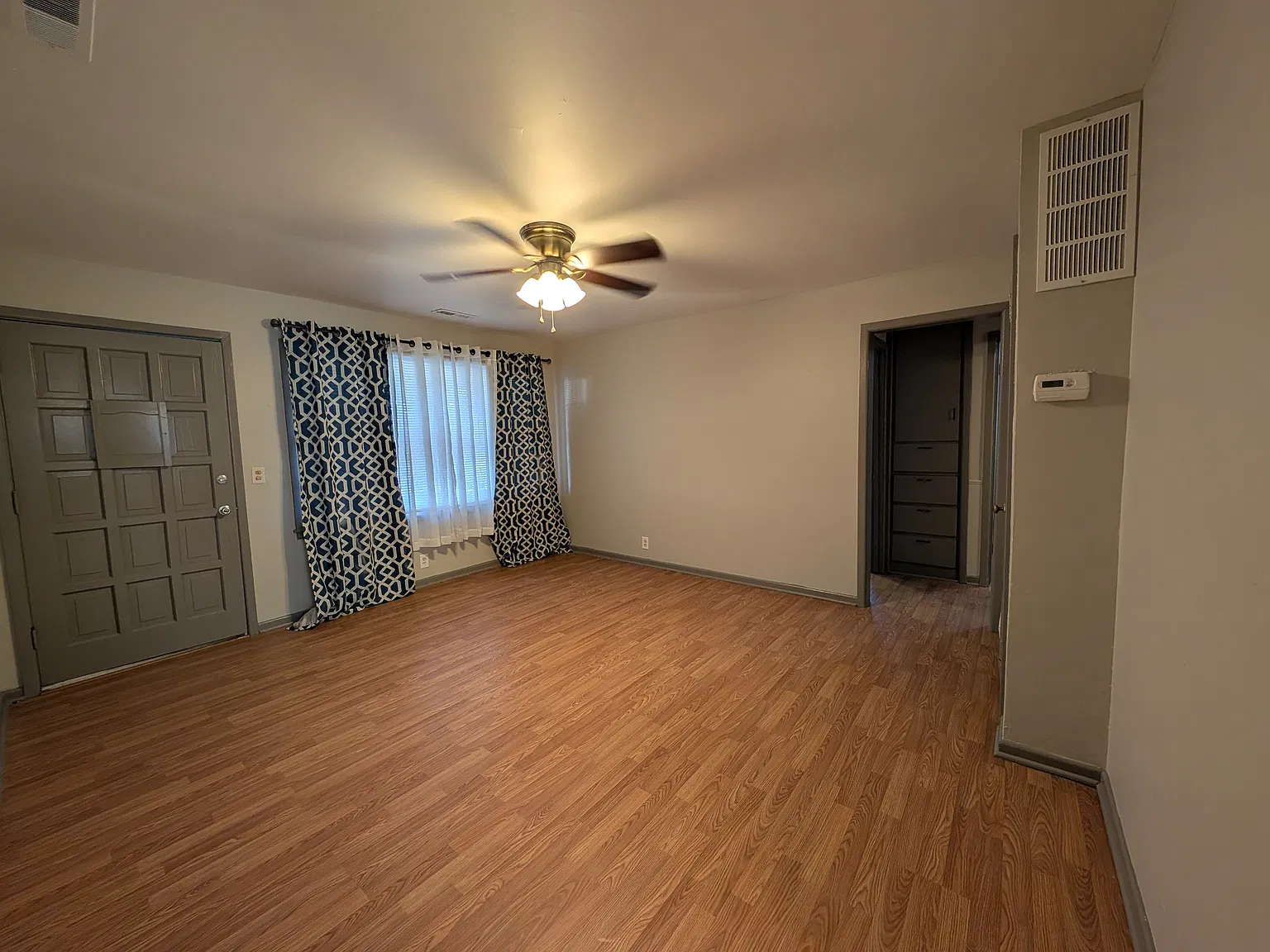 2 bed, 732 sqft, $1,000 — Photo 2