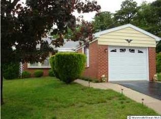 5 Grant Ct, Whiting, NJ 08759