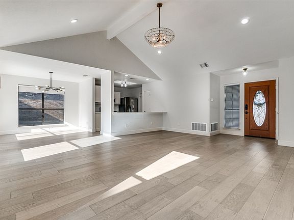 3rd image of 2113 McIntosh Dr