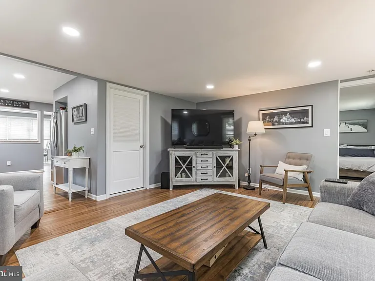 215 W Gloucester Pike — Photo 15