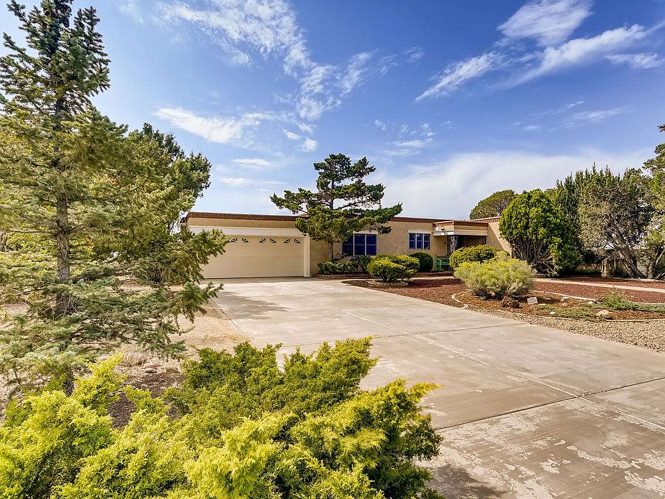 1st image of 104 Mateo Cir N