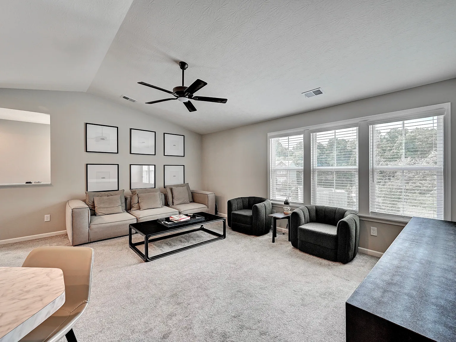 2 bed, 1133 sqft, $1,950 — Photo 4