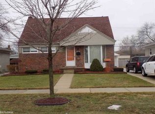 22106 Love St, Saint Clair Shores, MI 48082