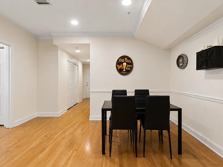 218 Jackson St #7 — Photo 20