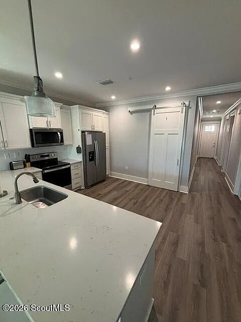 3 bed, 3.0 bath, 1848 sqft, $3,650 — Photo 2
