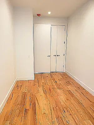 5th image of 187 Pulaski St #A