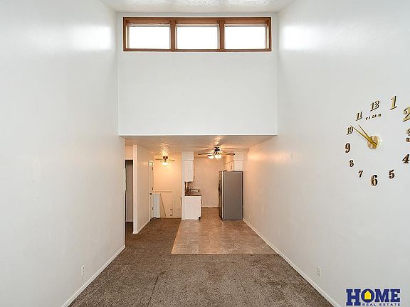3rd image of 271 Parkside Ln