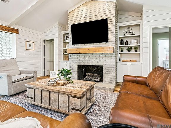 4th image of 6822 Greenmeadow Dr