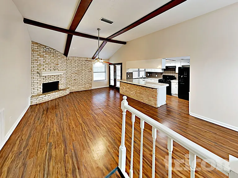 16259 Hollow Wood Dr — Photo 4