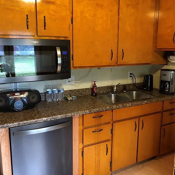 2111 W Forteen Mile Rd — Photo 24