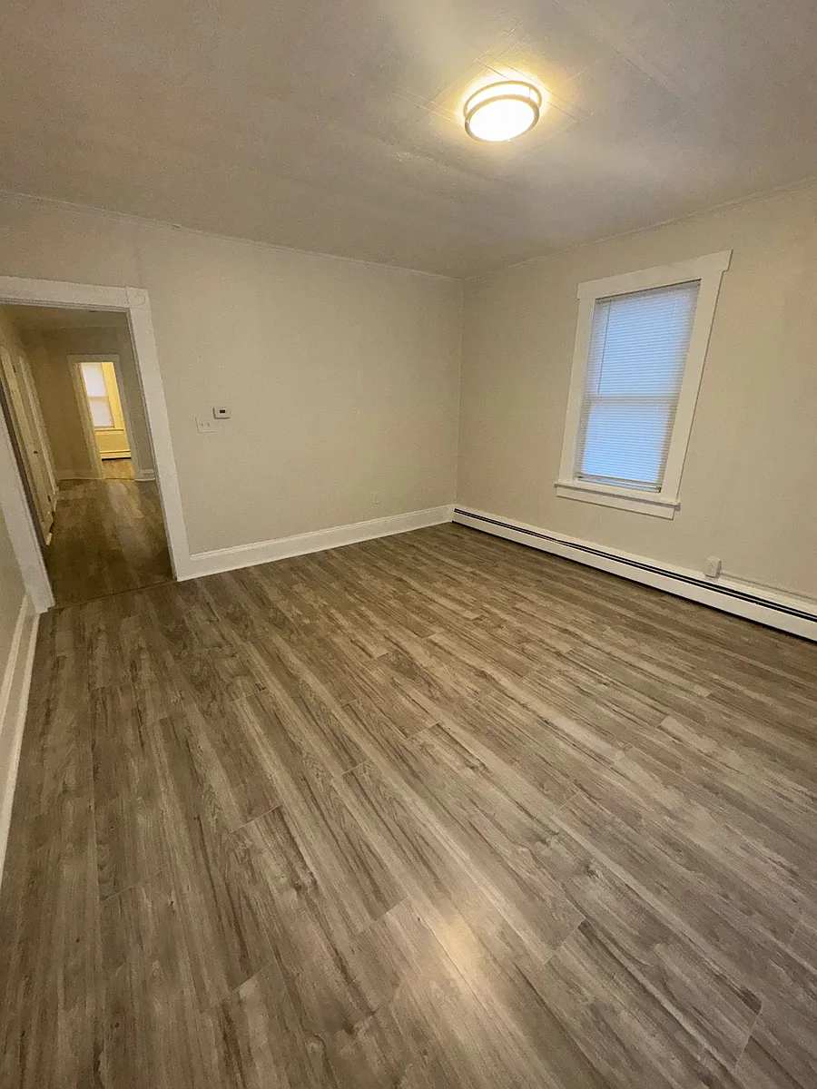 Building Photo - 35 Brook St #2