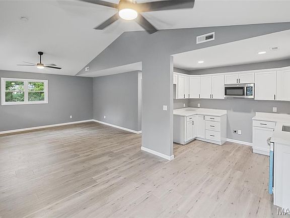 5th image of 125 Anna Ave