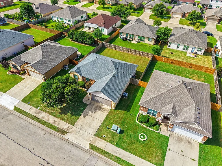 7925 Fieldstone Dr — Photo 28