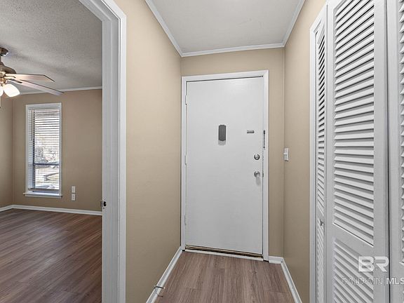 2nd image of 2089 Seacliff Dr N #2089