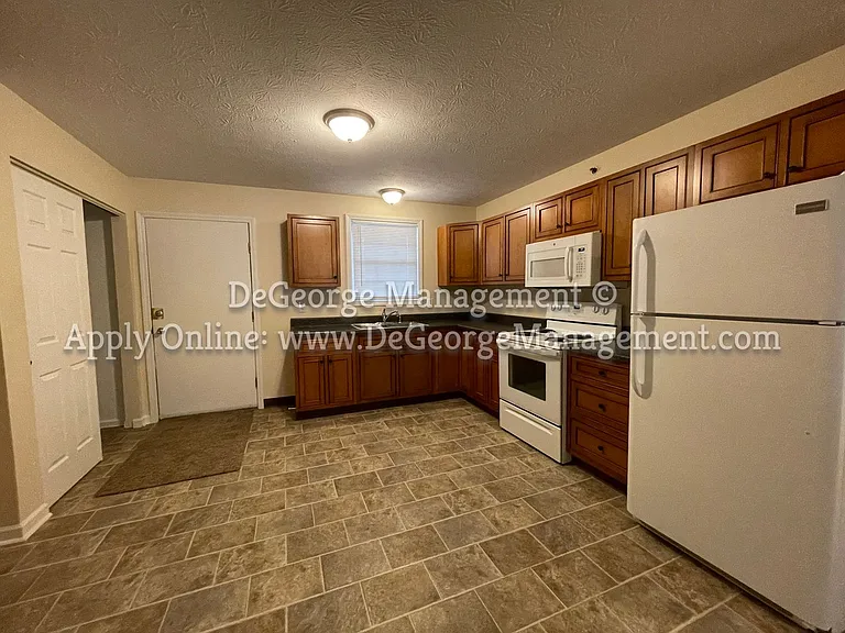 Big Tree Apartments — Photo 52