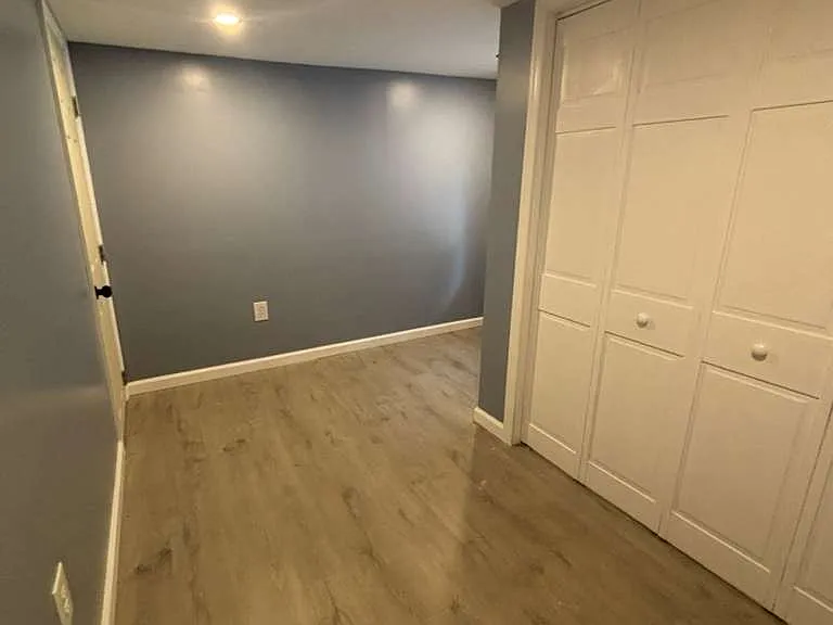 137 W Water St — Photo 31