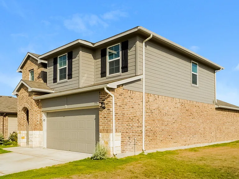 775 Monarch Dr — Photo 4