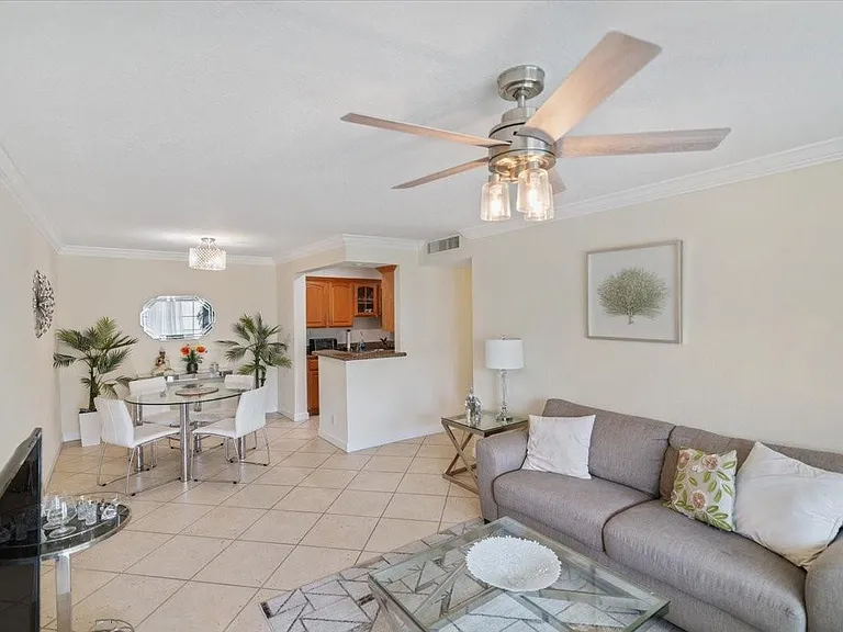 1515 E Broward Blvd #403 — Photo 7