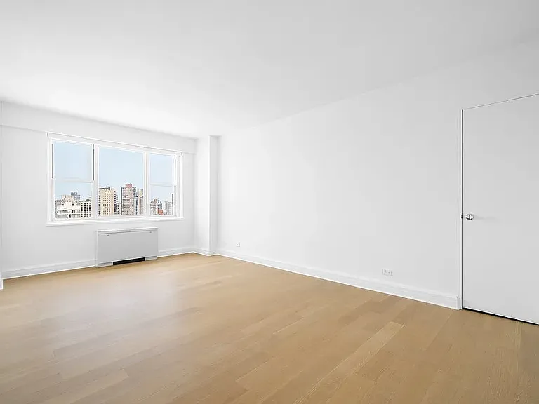 215 E 68th St #30B — Photo 11