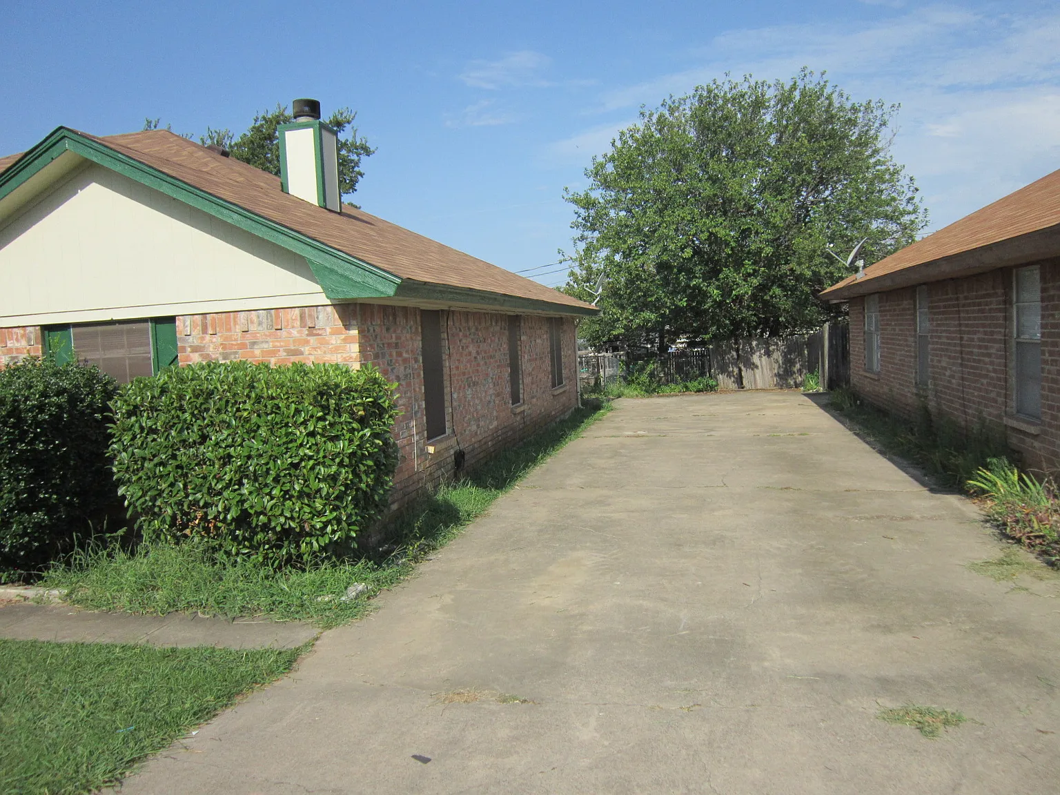 2 bed, 1077 sqft, $1,600 — Photo 2