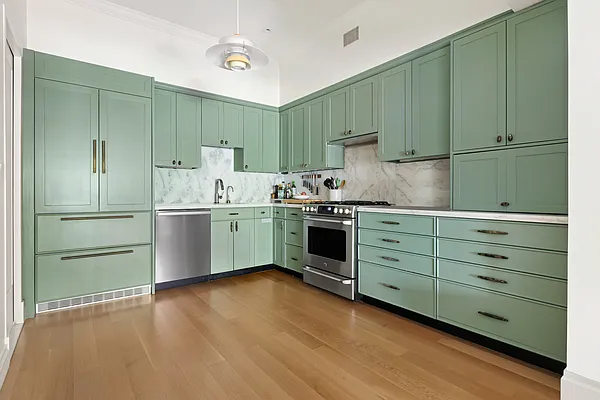 Sold by Compass | media 5