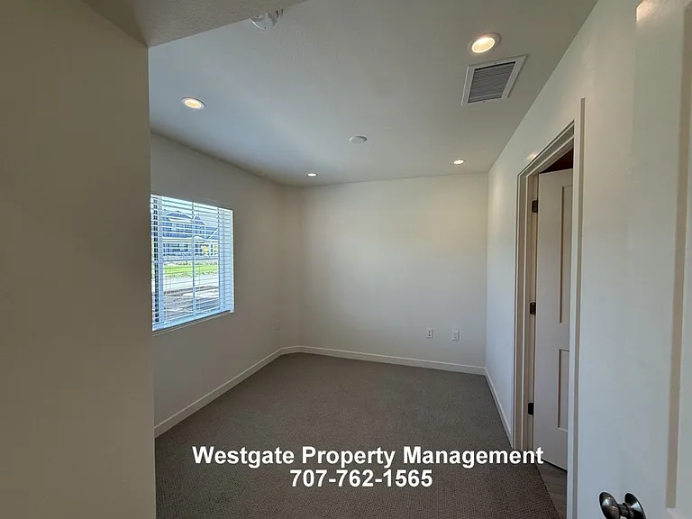 209 Wellness Way — Photo 26