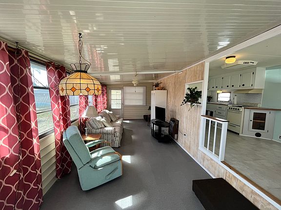 4th image of 4128 Liki Liki Ct