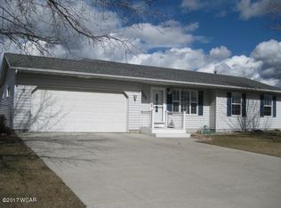 2209 Eleanor St, Worthington, MN 56187