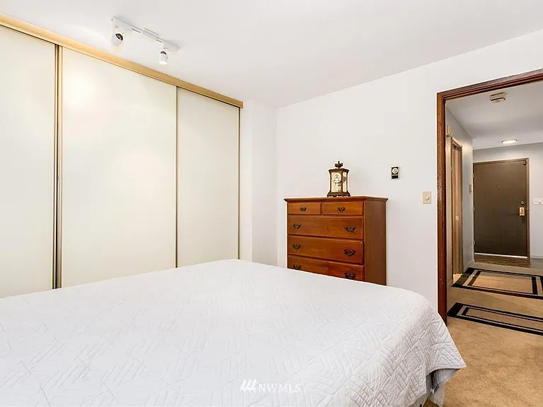 1530 10th Ave W #1530 — Photo 8