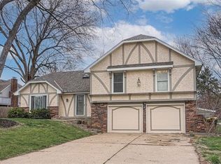 1209 SW Black Hawk St, Blue Springs, MO 64015